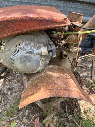 Motor para labrar oxidado funciona con gasolina