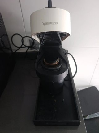 Cafetera Nespresso Vertuo Blanca