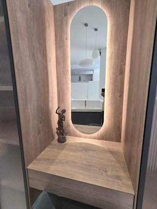 Armario vestidor y tocador madera y cristal