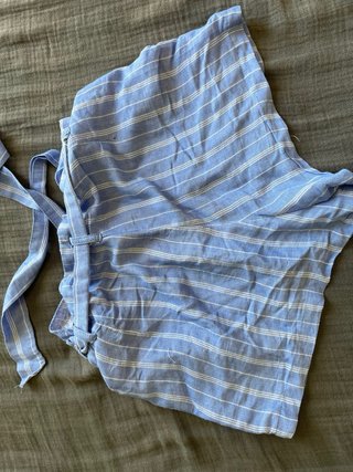 Pantalones cortos a rayas azules
