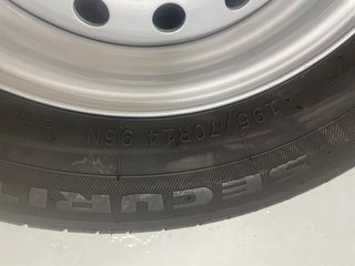 Rueda caravana 195/70 R14. 96 N.( 5 tornillos )