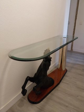 Mesa recibidor cristal y caballo