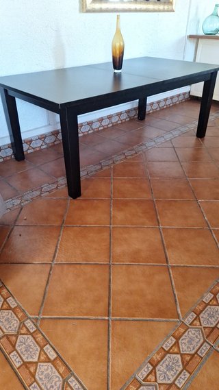 Mesa de comedor extensible madera oscura