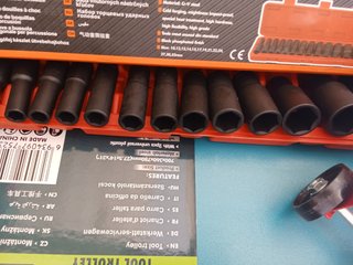 Carrello Attrezzi Gommista + Utensili e attrezzi