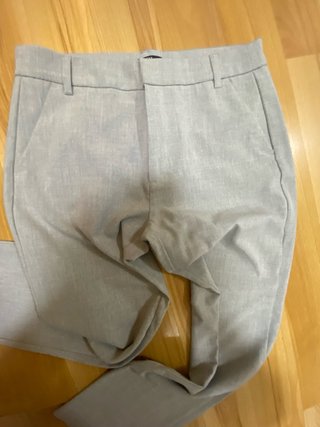 Conjunto Camisa Crop Top y Pantalón Chino Gris