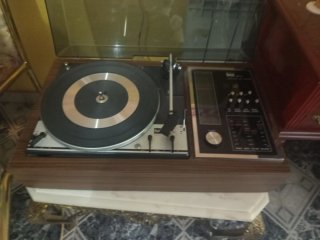 Tocadiscos Bettor Negro Vintage
