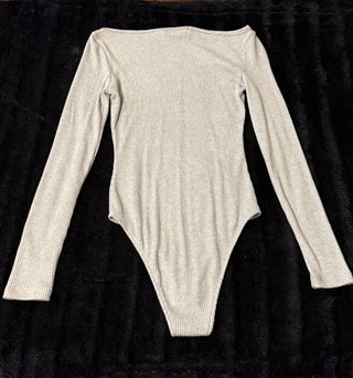 Body Gris con hilo Metalizado y mangas Talla S