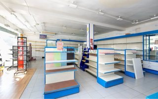 Estanterías metálicas para tienda