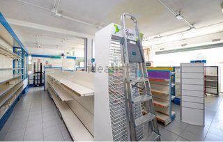 Estanterías metálicas para tienda