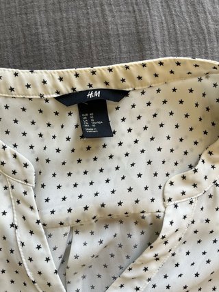 Blusa H&M estrellas