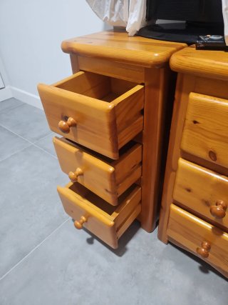 Mesitas de noche de pino