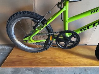 Bicicleta Scott 16 Fluor