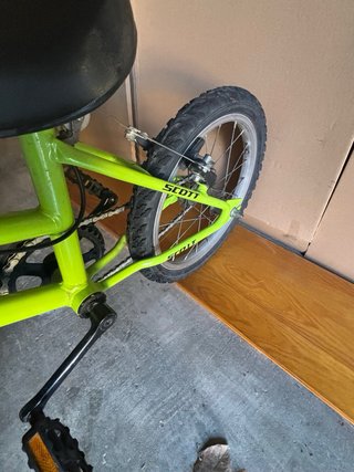 Bicicleta Scott 16 Fluor