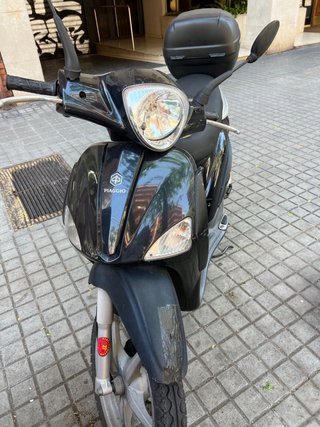 Piaggio Liberty 49cc 2T Scooter Negra