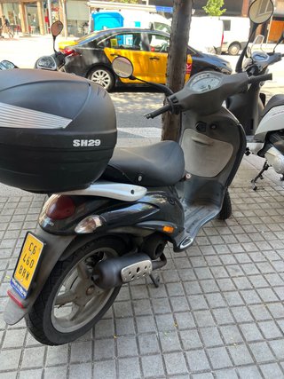 Piaggio Liberty 49cc 2T Scooter Negra