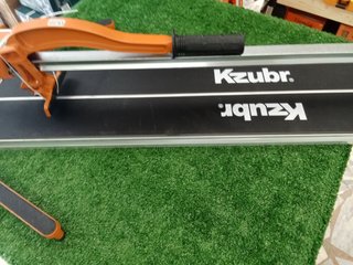Taglia piastrelle Kzubr 120cm taglio fino a 126cm