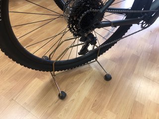 Soporte para bicicleta con ruedas