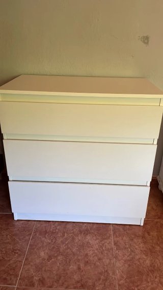 2 Mesitas de noche + Cómoda blanca