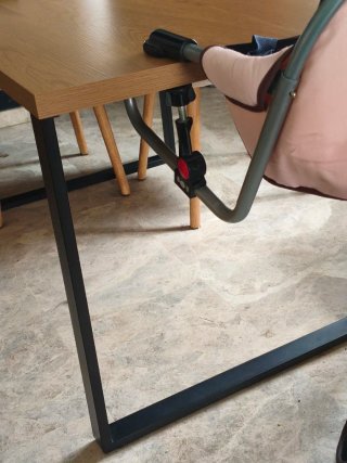 Trona de mesa rosa y verde