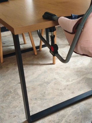 Trona de mesa rosa y verde