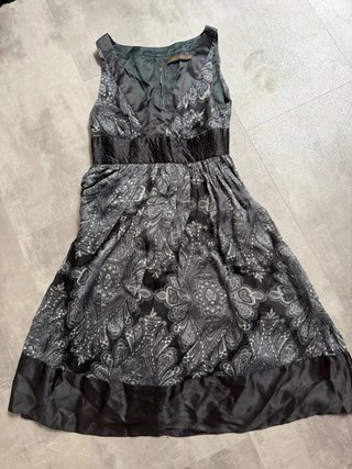 Vestido estampado gris y negro