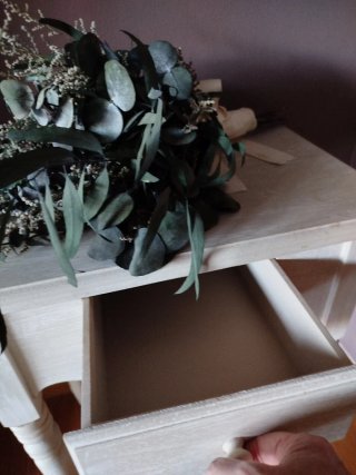 Mesa auxiliar de madera beige Zara Home