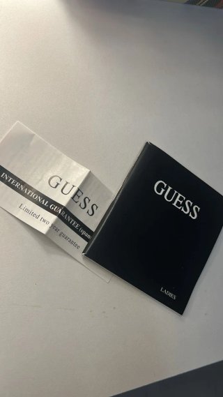 Reloj Guess Dorado