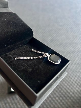 Jourries Onyx Smart Necklace, completamente novo e