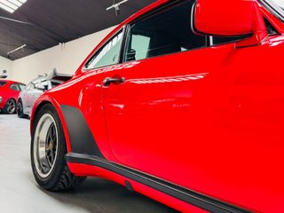 PORSCHE 911 911 3.2 CARRERA COUPE