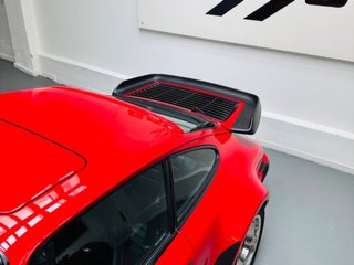 PORSCHE 911 911 3.2 CARRERA COUPE