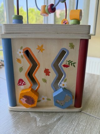 Cubo de actividades de madera para niños