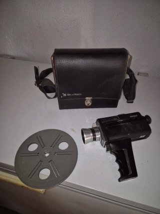 Cámara Bell & Howell + funda
