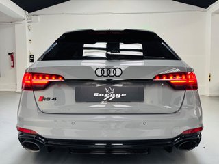 AUDI A4 RS4 Avant TFSI 331kW quattro tiptronic