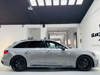 AUDI A4 RS4 Avant TFSI 331kW quattro tiptronic