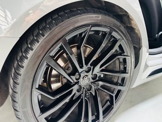 AUDI A4 RS4 Avant TFSI 331kW quattro tiptronic