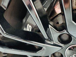 AUDI A4 RS4 Avant TFSI 331kW quattro tiptronic
