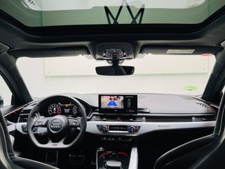 AUDI A4 RS4 Avant TFSI 331kW quattro tiptronic