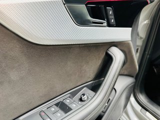 AUDI A4 RS4 Avant TFSI 331kW quattro tiptronic