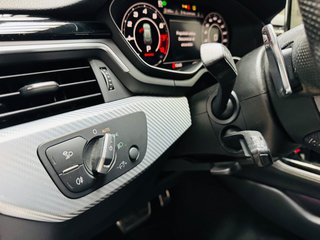 AUDI A4 RS4 Avant TFSI 331kW quattro tiptronic