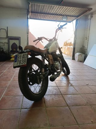 Yamaha SR250 Café Racer