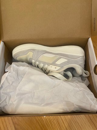Zapatillas Fila Beige y Gris