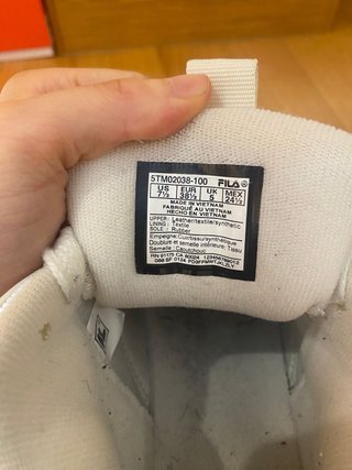 Zapatillas Fila Beige y Gris