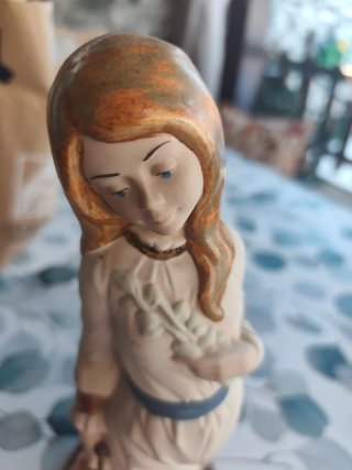 Figura de porcelana niña con paraguas soporte made