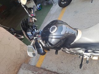 Suzuki Gladius 650 Negra
