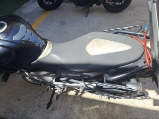 Suzuki Gladius 650 Negra