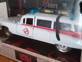 Modellino Jada Toys Ghostbusters Ecto-1 1:32