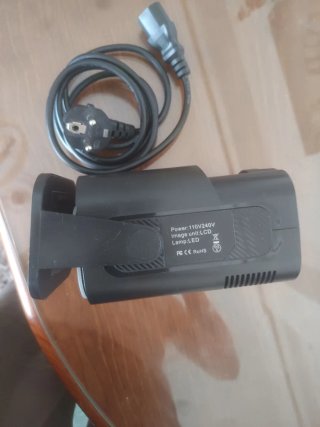 Proyector Negro y Gris*PRECIO A NEGOCIAR*