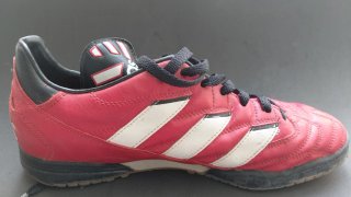 Zapatillas fútbol sala Adidas rojas y blancas