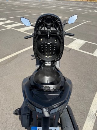 Yamaha NMAX 125 Scooter Negro