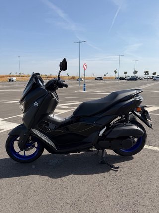 Yamaha NMAX 125 Scooter Negro